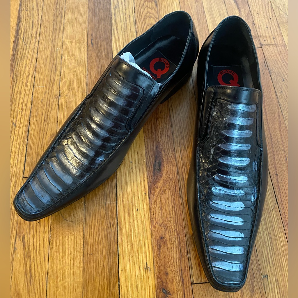 Size 41 105 Black Loafers Q Brand Leather Size 41 105 Black Loafers Q Brand Leather